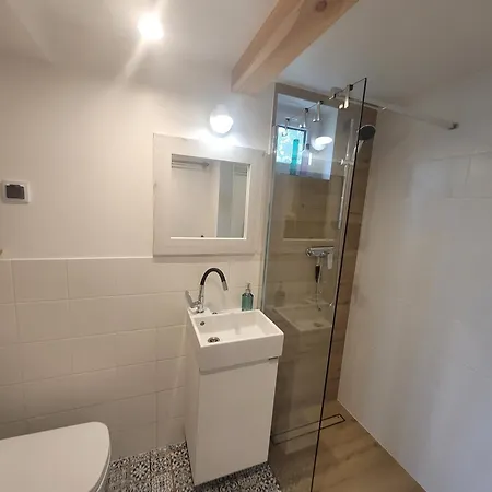 Tatil Evi Nad Jeziorem Gilwa *